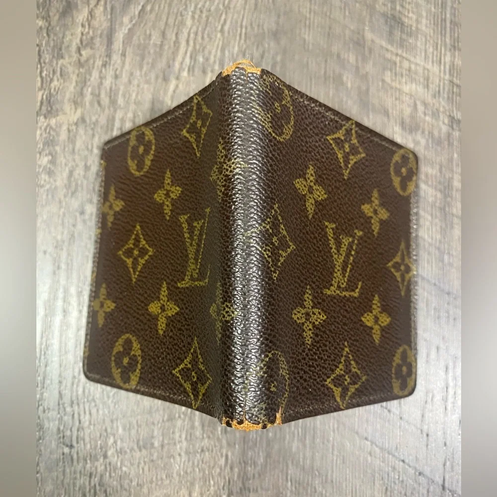 LOUIS VUITTON Mens Bi-Fold Wallet